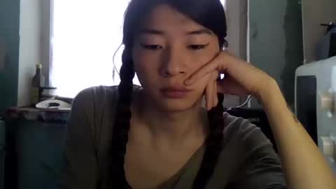 CarlyJoy online show from 26, 2, 2025