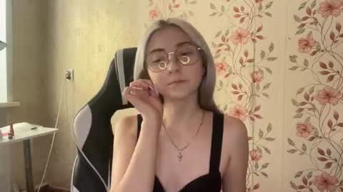 Snapshot of carmenlavelli chatting on 1, 7, 2026 Elina online show from 1, 7, 2026