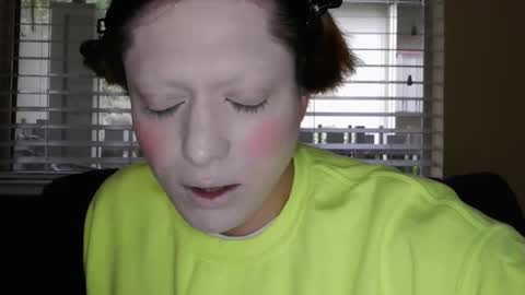 Snapshot of carnalflower95 chatting on 6, 5, 2026 Brooke online show from 6, 5, 2026