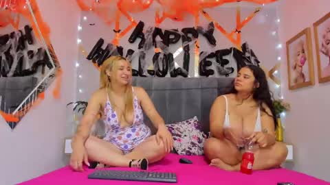 Snapshot of caro_danna chatting on 27, 10, 2025 Caroline online show from 27, 10, 2025