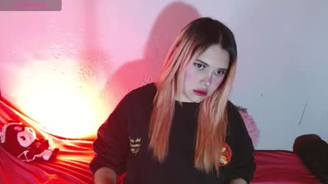 Snapshot of caro_linadorothy chatting on 14, 11, 2025 carolina dorothy online show from 14, 11, 2025