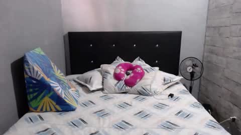 Snapshot of caro_milf_ chatting on 25, 10, 2025 Caro milf  online show from 25, 10, 2025