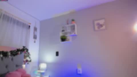 caro_sanchezz online show from 19, 11, 2025