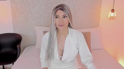 Snapshot of carolainsmith chatting on 16, 11, 2025 Carolain online show from 16, 11, 2025