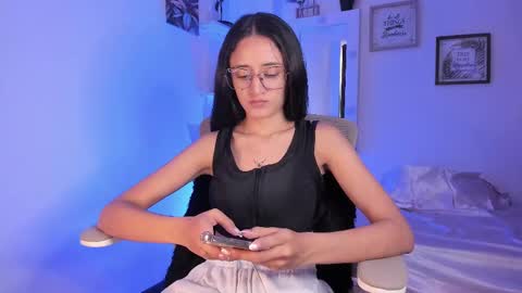 Snapshot of caroliine__ chatting on 10, 2, 2025 Caroline online show from 10, 2, 2025