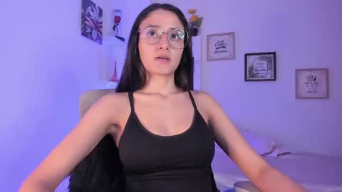 Snapshot of caroliine__ chatting on 28, 2, 2025 Caroline online show from 28, 2, 2025