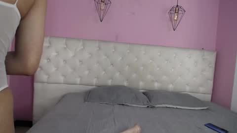 caroliine fox   online show from 20, 9, 2025