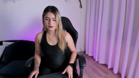 carolina_torres25 online show from 10, 4, 2026