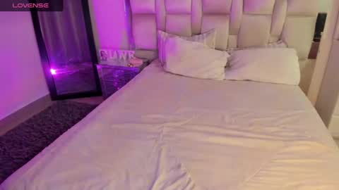 caroline online show from 11, 11, 2025