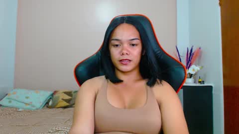 Snapshot of caroline_east chatting on 10, 3, 2025 caroline_east online show from 10, 3, 2025