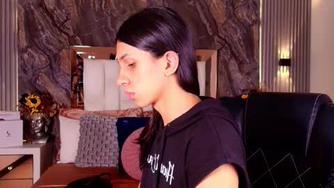 caroline_foster1 online show from 27, 3, 2026