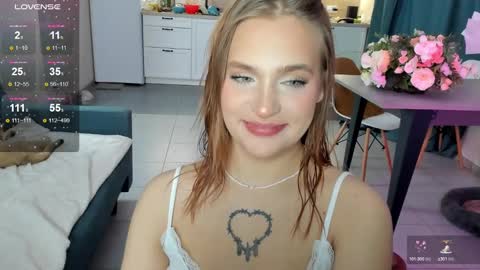 Snapshot of caroline_kiparis chatting on 10, 12, 2024 Caro online show from 10, 12, 2024