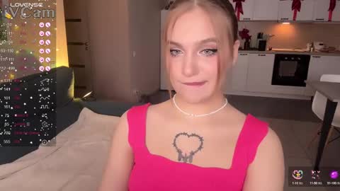 Snapshot of caroline_kiparis chatting on 6, 2, 2025 Caro online show from 6, 2, 2025