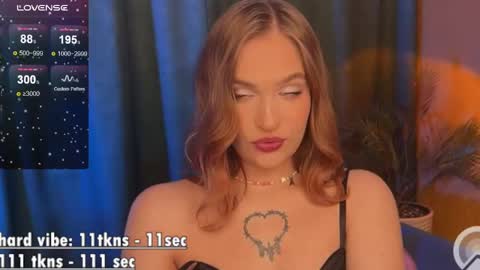 Snapshot of caroline_kiparis chatting on 6, 3, 2025 Caro online show from 6, 3, 2025