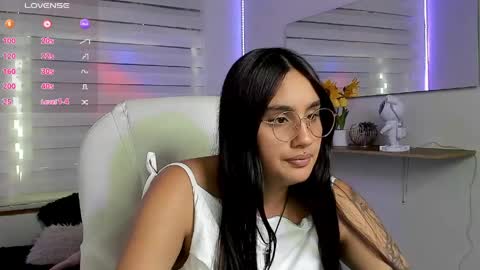 caroline_rodriguez_9 online show from 18, 4, 2026