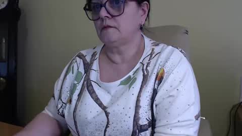 Snapshot of carolinedream_ chatting on 12, 3, 2025 CarolineDream online show from 12, 3, 2025