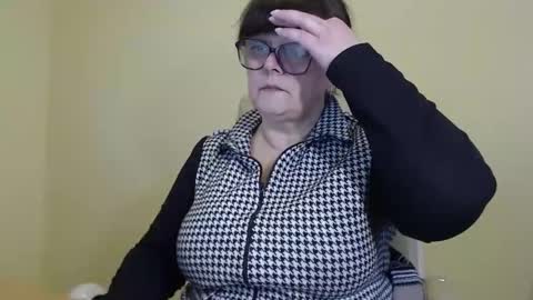 Snapshot of carolinedream_ chatting on 13, 10, 2025 CarolineDream online show from 13, 10, 2025