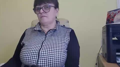 Snapshot of carolinedream_ chatting on 6, 11, 2025 CarolineDream online show from 6, 11, 2025