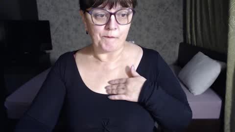 Snapshot of carolinedream_ chatting on 15, 11, 2025 CarolineDream online show from 15, 11, 2025