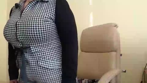 Snapshot of carolinedream_ chatting on 25, 11, 2025 CarolineDream online show from 25, 11, 2025