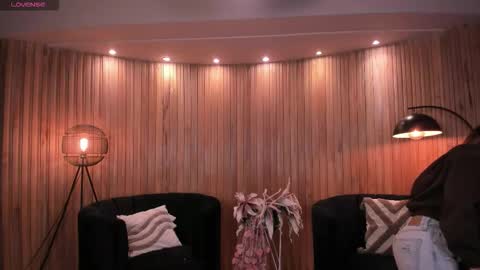 Caro online show from 25, 11, 2025