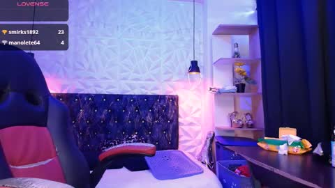 Snapshot of carolinescoth_dl chatting on 12, 1, 2025 Caroline Scoth online show from 12, 1, 2025