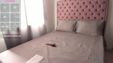 Caroline  online show from 5, 6, 2026
