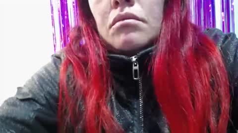 Carolinhe  online show from 9, 2, 2026