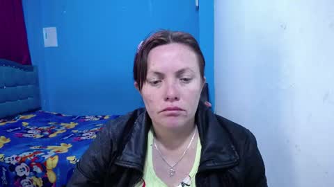 Snapshot of carolinhe_ chatting on 8, 7, 2026 Carolinhe online show from 8, 7, 2026