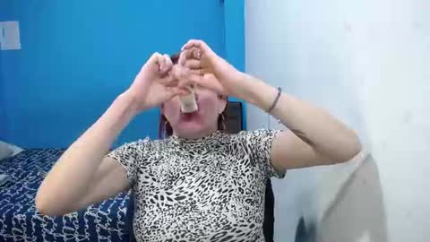 Snapshot of carolinhe_ chatting on 18, 7, 2026 Carolinhe online show from 18, 7, 2026