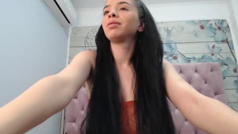 Snapshot of carollaoxy chatting on 28, 1, 2025 CarollaOxy online show from 28, 1, 2025