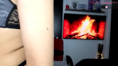 Snapshot of carolynamuzgui chatting on 15, 10, 2025 Carolinne online show from 15, 10, 2025