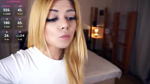 Hello everyone Im Monica Its my first day Were going to have fun together  online show from 20, 9, 2025