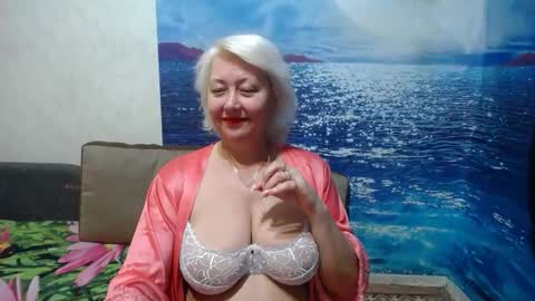 Snapshot of caroncapella chatting on 17, 4, 2026 VicunaCool online show from 17, 4, 2026