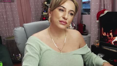 Snapshot of carrielovex chatting on 4, 1, 2025 Carrie online show from 4, 1, 2025