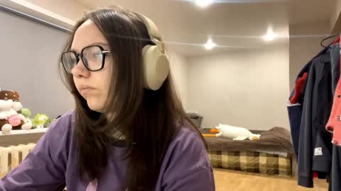 Emilia online show from 17, 12, 2025