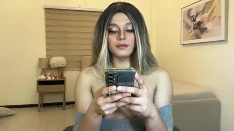 Snapshot of cassandra_delighty chatting on 17, 12, 2025 cassie online show from 17, 12, 2025