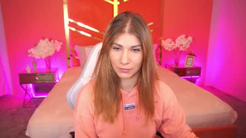 Snapshot of cassandragood chatting on 22, 9, 2025 Lena online show from 22, 9, 2025