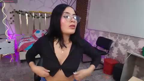 casse_tay online show from 12, 7, 2026