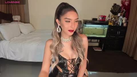 Snapshot of cassievalbalera chatting on 2, 1, 2025 CassieValbalera online show from 2, 1, 2025