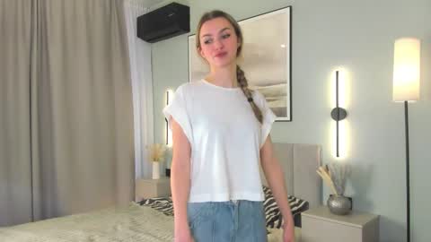 Snapshot of casual_blonde chatting on 18, 2, 2026 For friends Kira online show from 18, 2, 2026