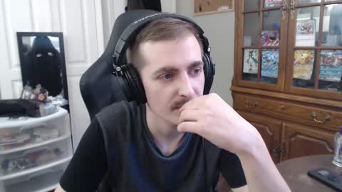 Snapshot of casuallycorrupt chatting on 18, 10, 2025 casuallycorrupt online show from 18, 10, 2025