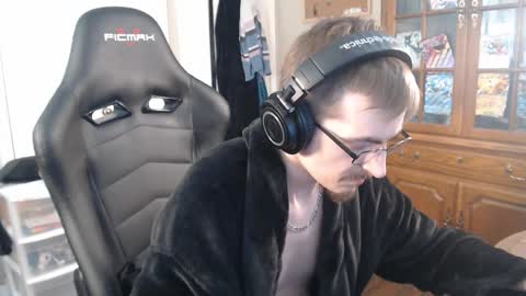 Snapshot of casuallycorrupt chatting on 31, 10, 2025 casuallycorrupt online show from 31, 10, 2025