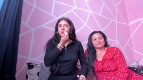 Snapshot of cata_paris09 chatting on 5, 12, 2025 cata_paris09 online show from 5, 12, 2025