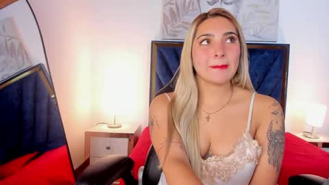 catalina_osorio online show from 15, 4, 2026