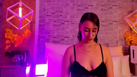 CatalinnaThompson online show from 6, 11, 2025