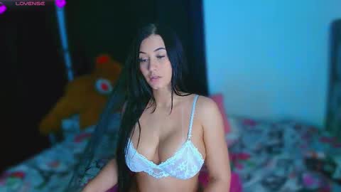 Snapshot of caterina_baker chatting on 20, 11, 2025 Cat online show from 20, 11, 2025