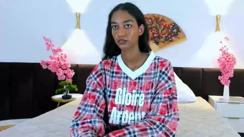 Snapshot of catherineedwards chatting on 5, 11, 2025 Catherine online show from 5, 11, 2025