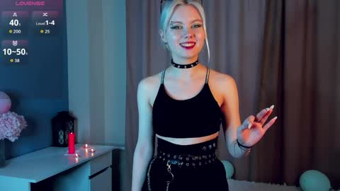 Mia online show from 4, 4, 2026