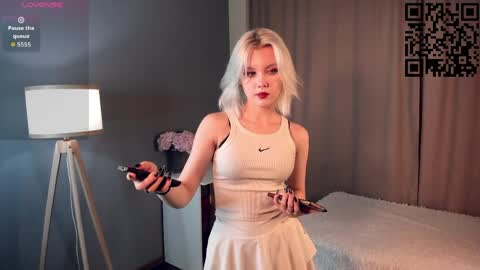 Mia online show from 8, 4, 2026